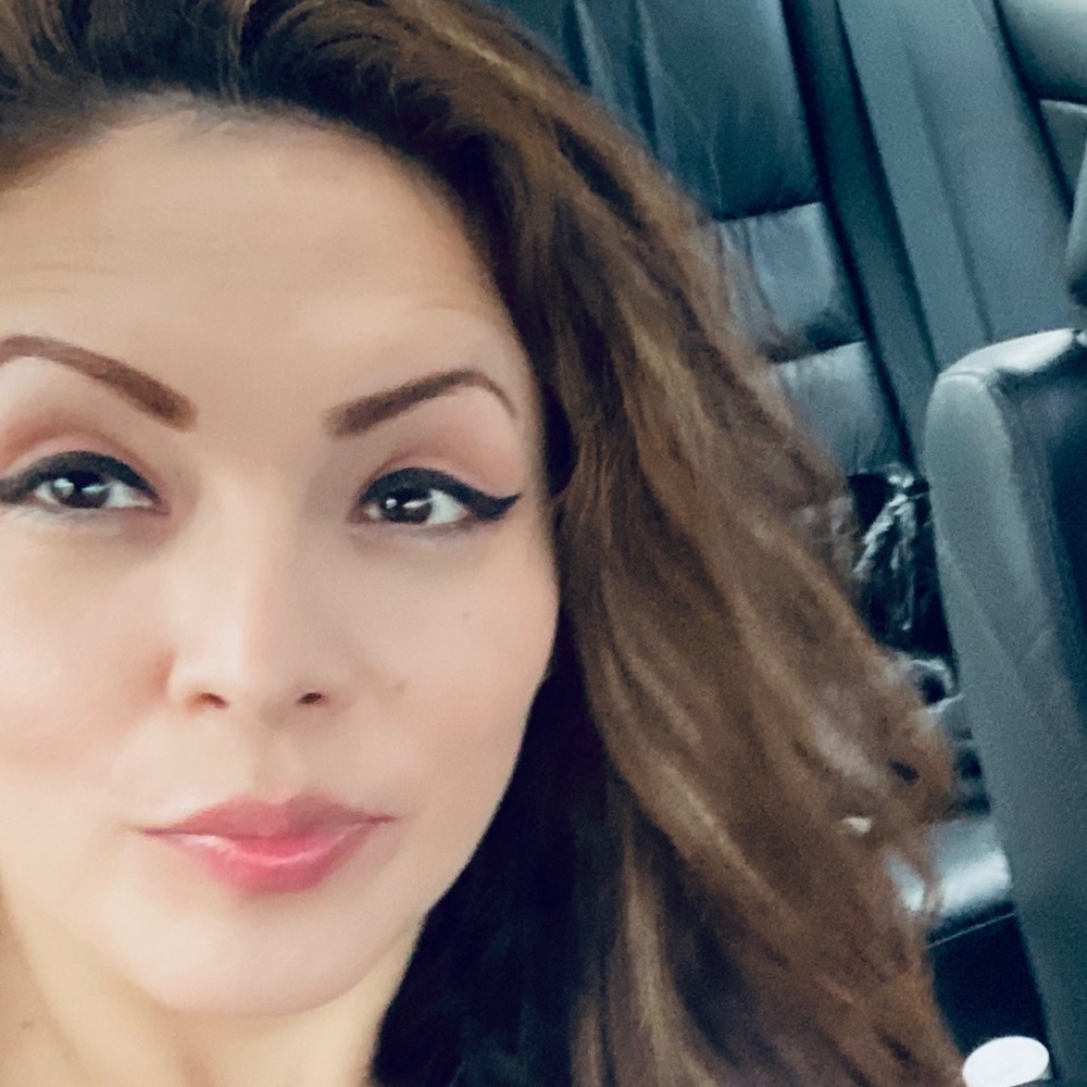 Meet your Posher, Pilar